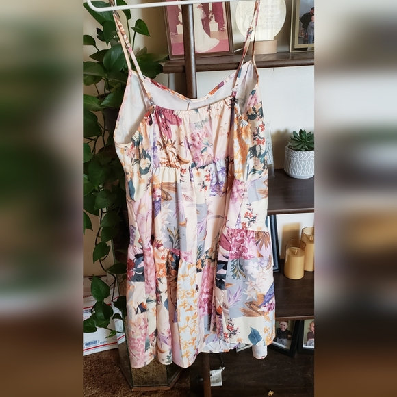 Dress With Renaissance print - Picture 2 of 3